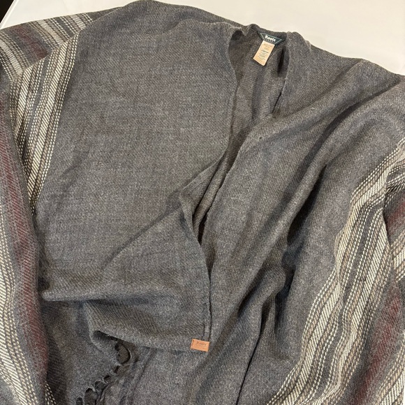 Roots Charcoal Knit Poncho - OS - Picture 6 of 8